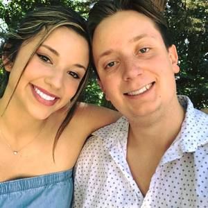 Meet your Posher, Adrienne